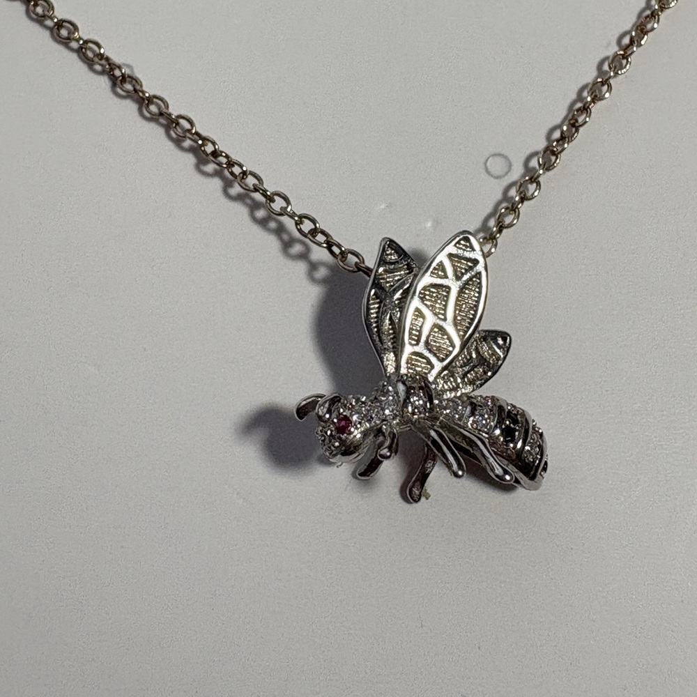 Elegant Silver Bee Pendant Necklace